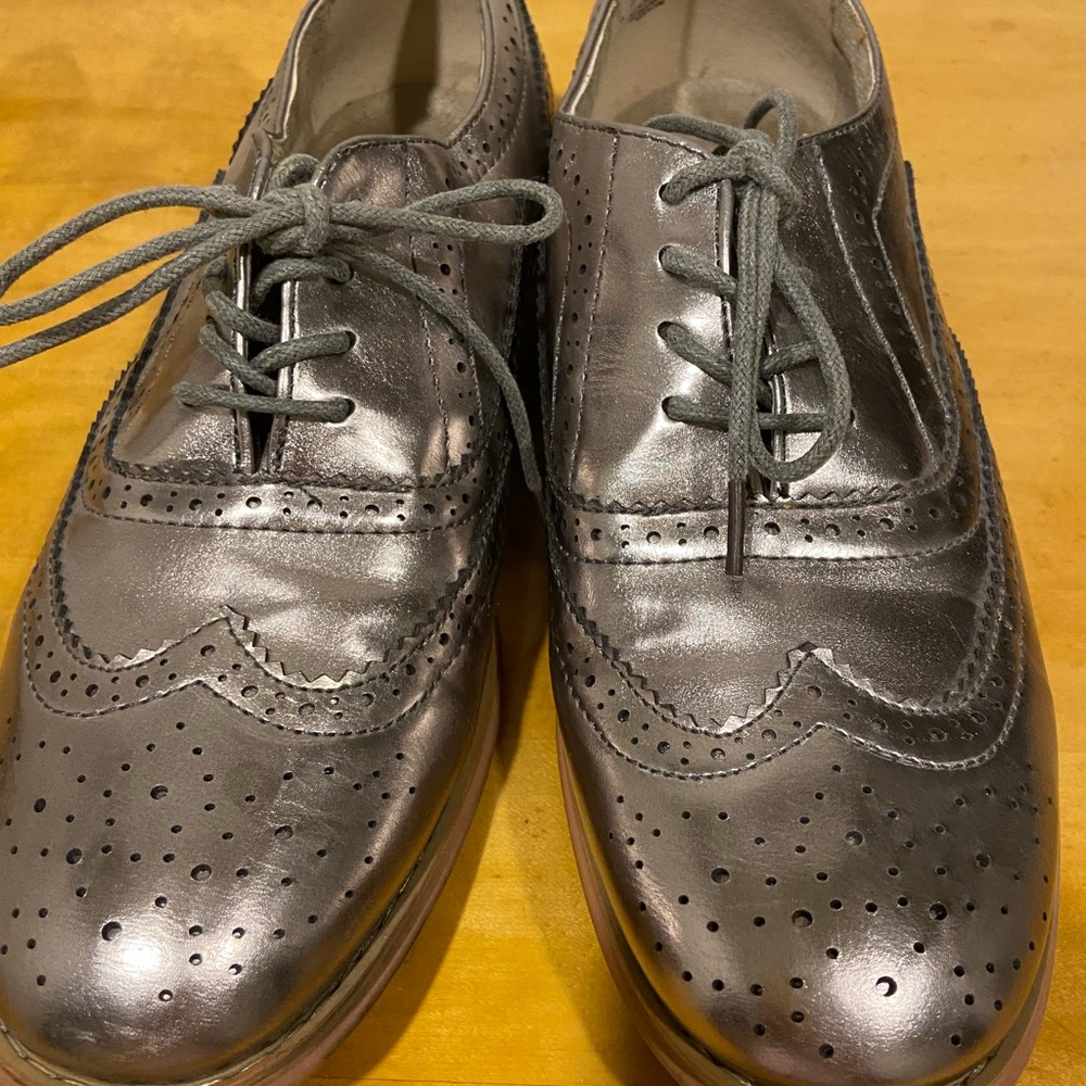 Metallic Lace-Up Brogue Shoes